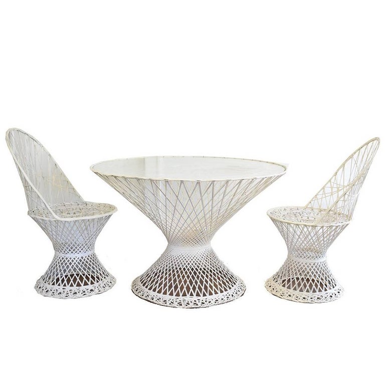 Russell Woodard Vintage Mid Century Modern Spun Fiberglass Patio Set
