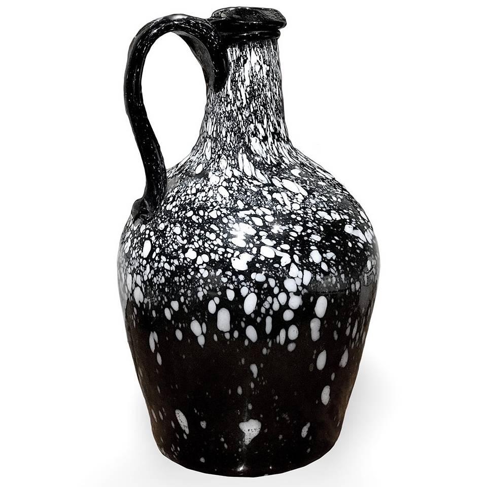 Pichet en verre tacheté noir et blanc Nailsea du 18ème siècle