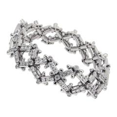 Diamond Bracelet with geometric criss cross motif 3