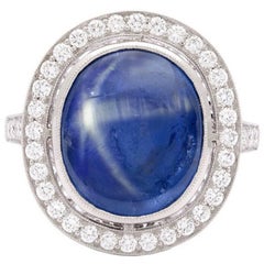 Bague en platine avec saphir étoilé bleu naturel de 8,55 carats et diamants