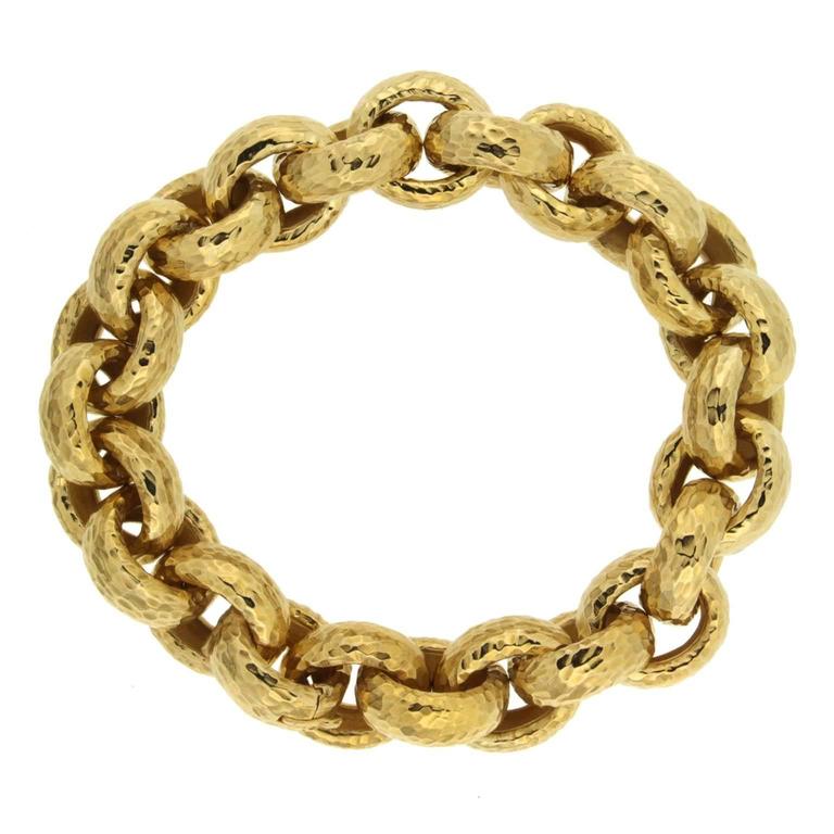 Hammered Textured Gold Oval Link Bracelet For Sale at 1stdibs