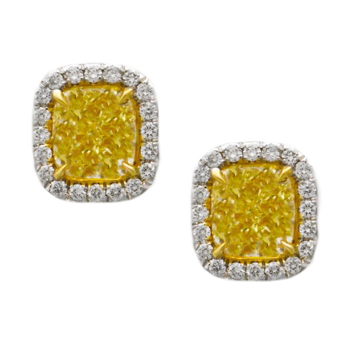 3.20 Carats Fancy Yellow Diamond Stud Earrings 