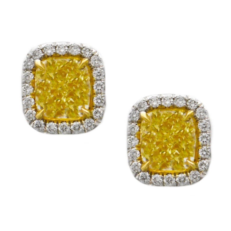 3.20 Carats Fancy Yellow Diamond Stud Earrings For Sale at 1stDibs