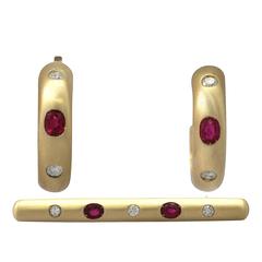 1.05Ct Ruby & 0.44Ct Diamond, 18k Yellow Gold Earring & Brooch Set - Vintage 4