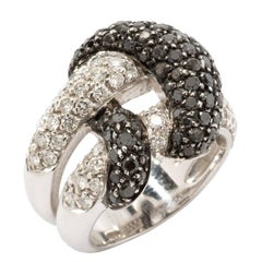 Bague en or avec diamants noirs et blancs