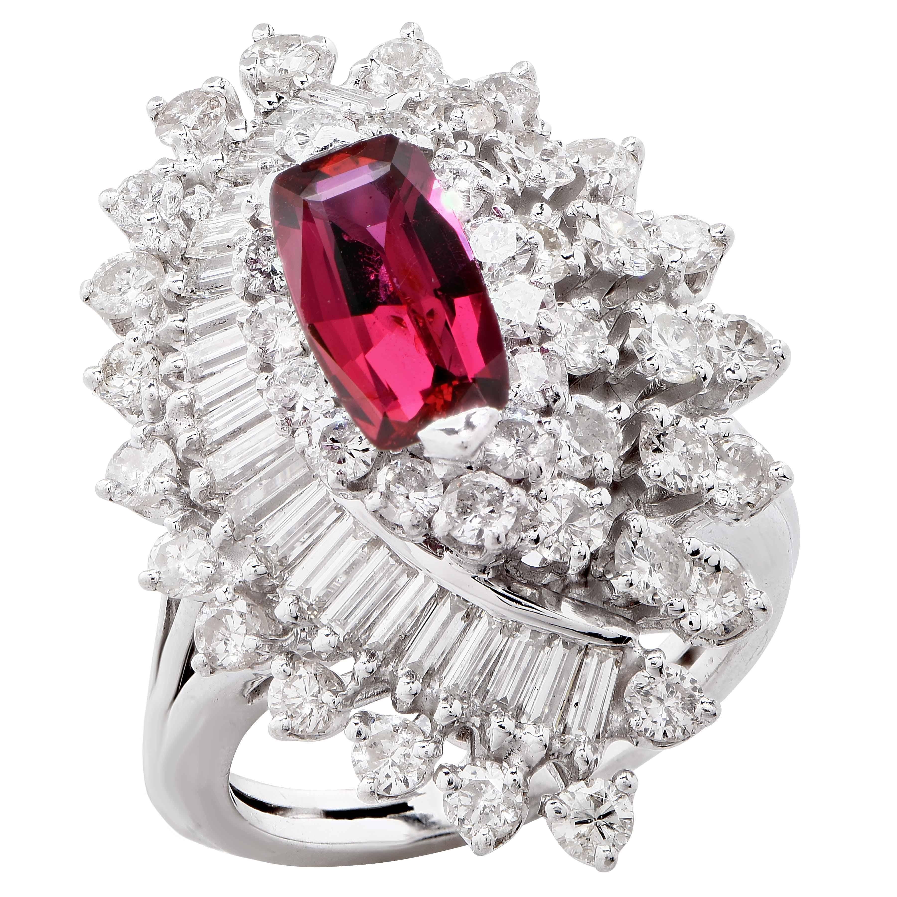 Red Spinel and Diamond Gold Ring For Sale