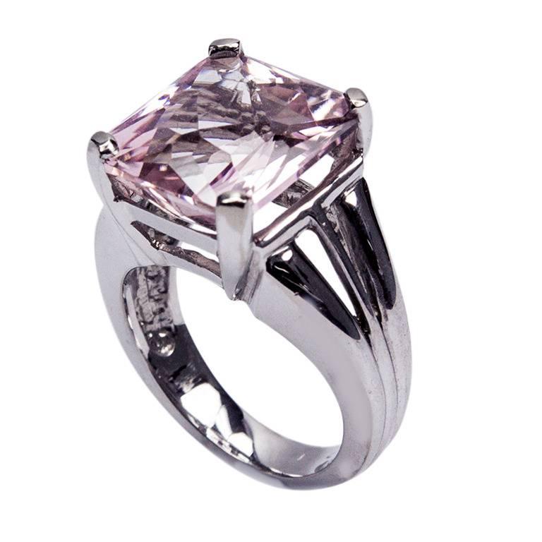 11 Carat Kunzite Gold Solitaire Ring Estate Fine Jewelry For Sale