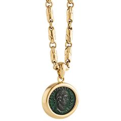 Bulgari Collana con ciondolo in oro con moneta romana antica