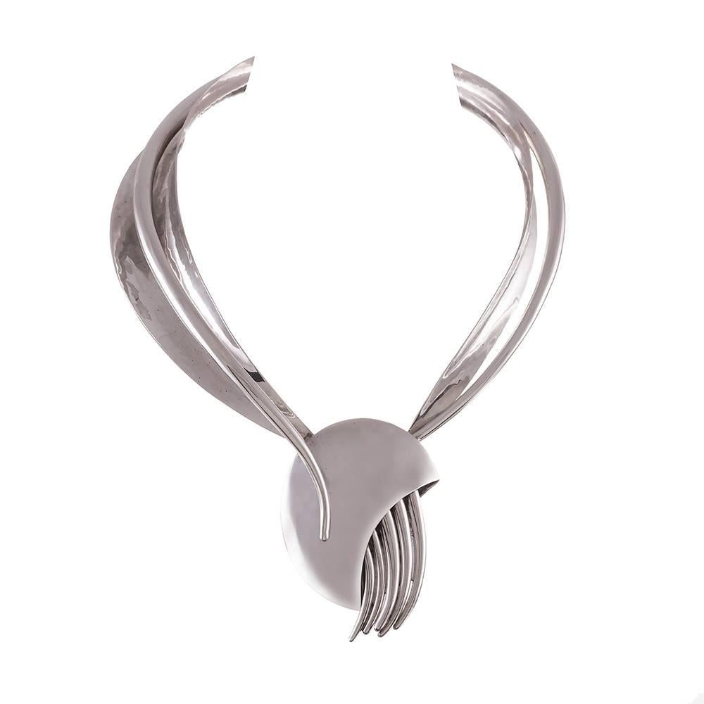 Collana con collare in argento degli anni 
70