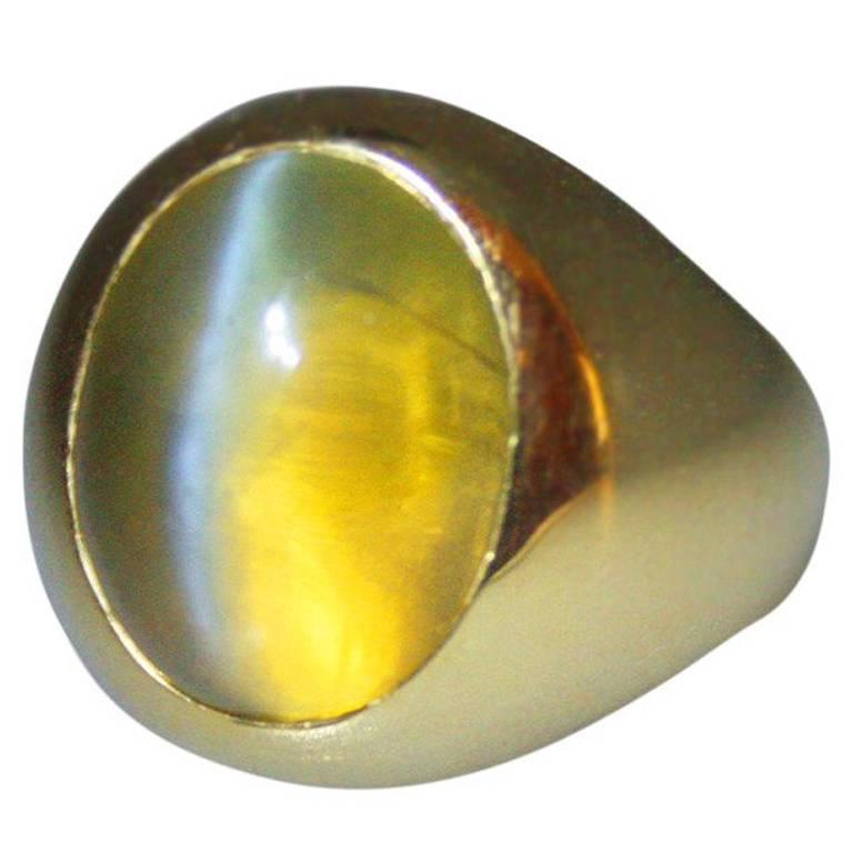 17 Carat Chrysoberyl Cat's Eye Men's Yellow Gold Ring For Sale