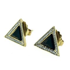 Clous d'oreilles triangulaires en or noir pyramidal