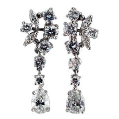 1960s Beautiful Dangling Diamond Platinum Drop Earrings 3