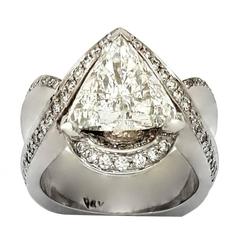 3.0 Carat Trillion Diamond Gold Ring with Diamond Accent For Sale at ...