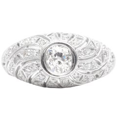 Sparkling Diamond Swirl Design Filigree Ring in White Gold