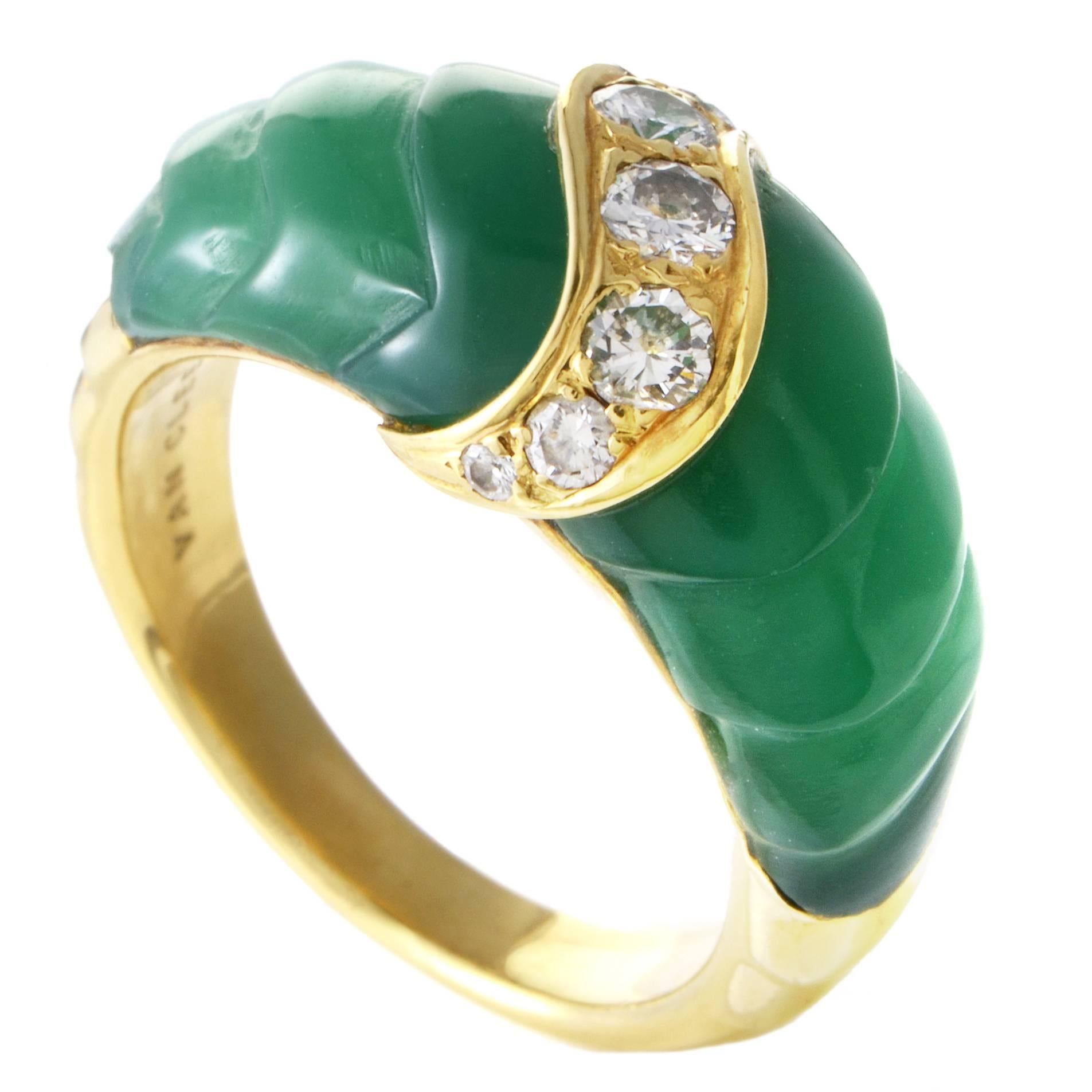 Van Cleef & Arpels Chrysoprase Diamond Gold Band Ring