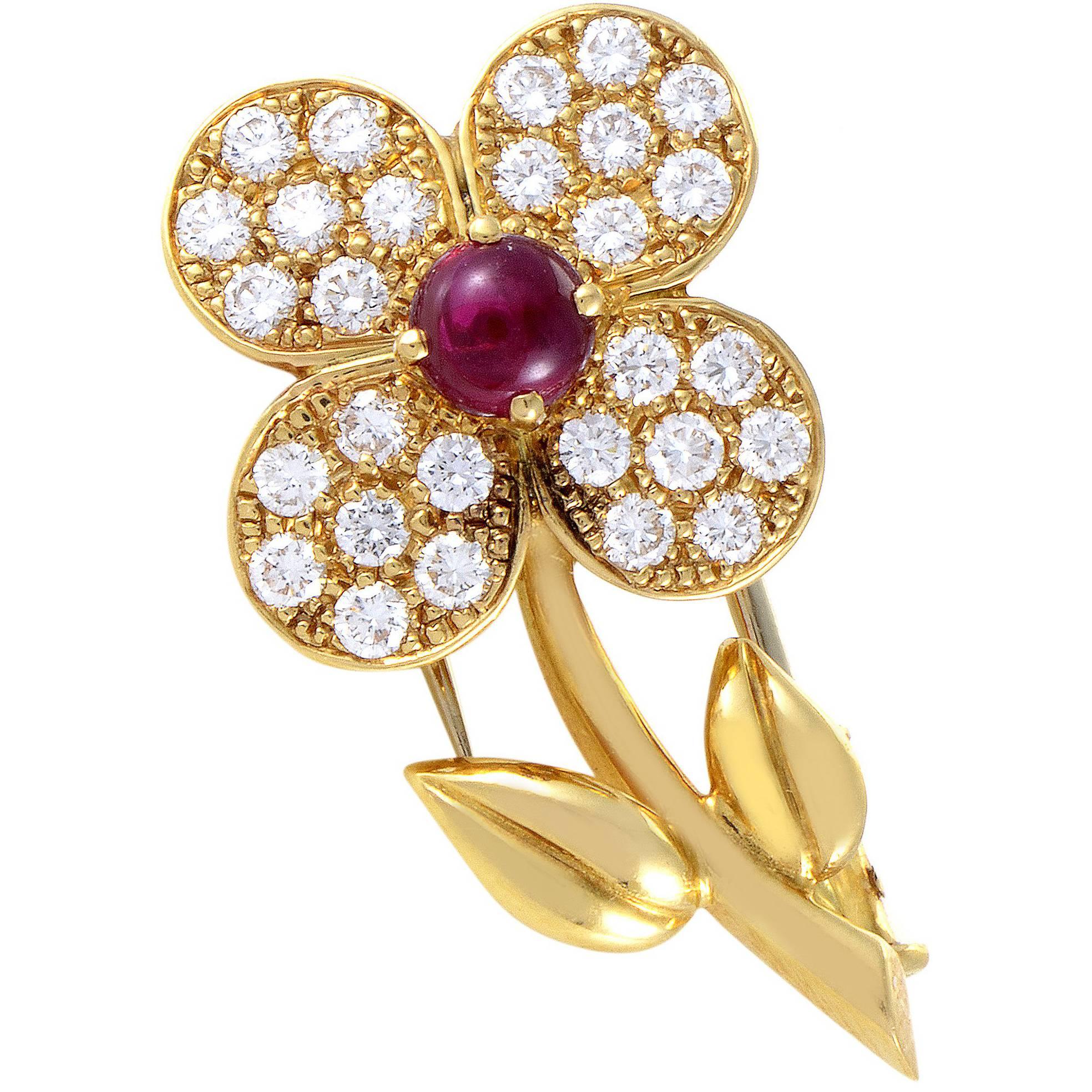 Van Cleef and Arpels Trefle Diamond Ruby Yellow Gold Flower Pin at 1stDibs