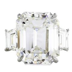 15.13 Carat GIA Emerald Cut Diamond Platinum Three Stone Ring 10