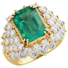 6.20 Carat Natural Emerald and 5.2 Carat Diamond 18 Karat Yellow Gold Ring