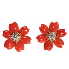 Van Cleef & Arpels Incredible Coral Diamond Gold 'Rose de Noel' Earclips 4