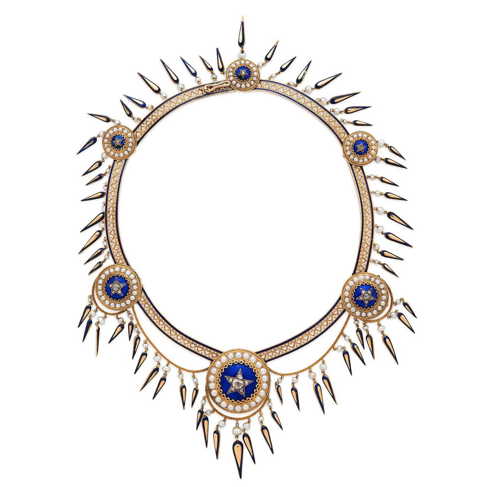 Collier d'antiquités victorien en émail bleu et perles, d'angle camée en vente