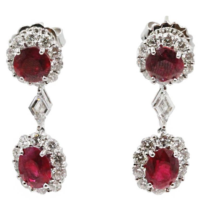 18 Karat White Gold Ruby Drop Earrings For Sale