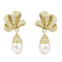 Tiffany & Co. Pearl and Diamond Earrings 10