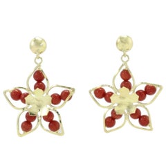 Red Ebony Spheres, Flower Shape 18K Yellow Gold Dangle Earrings