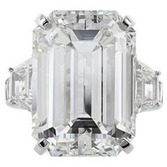22.02 Carat Emerald Cut Diamond Platinum Three Stone Ring 4
