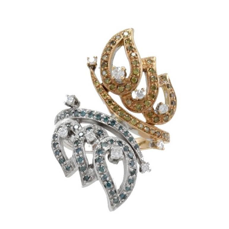 Anillo de oro de 18 quilates en forma de mariposa con diamantes blancos y fantasía