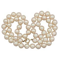 1980s Single Strand Cultured Pearl Necklace Yellow Gold Clasp 11