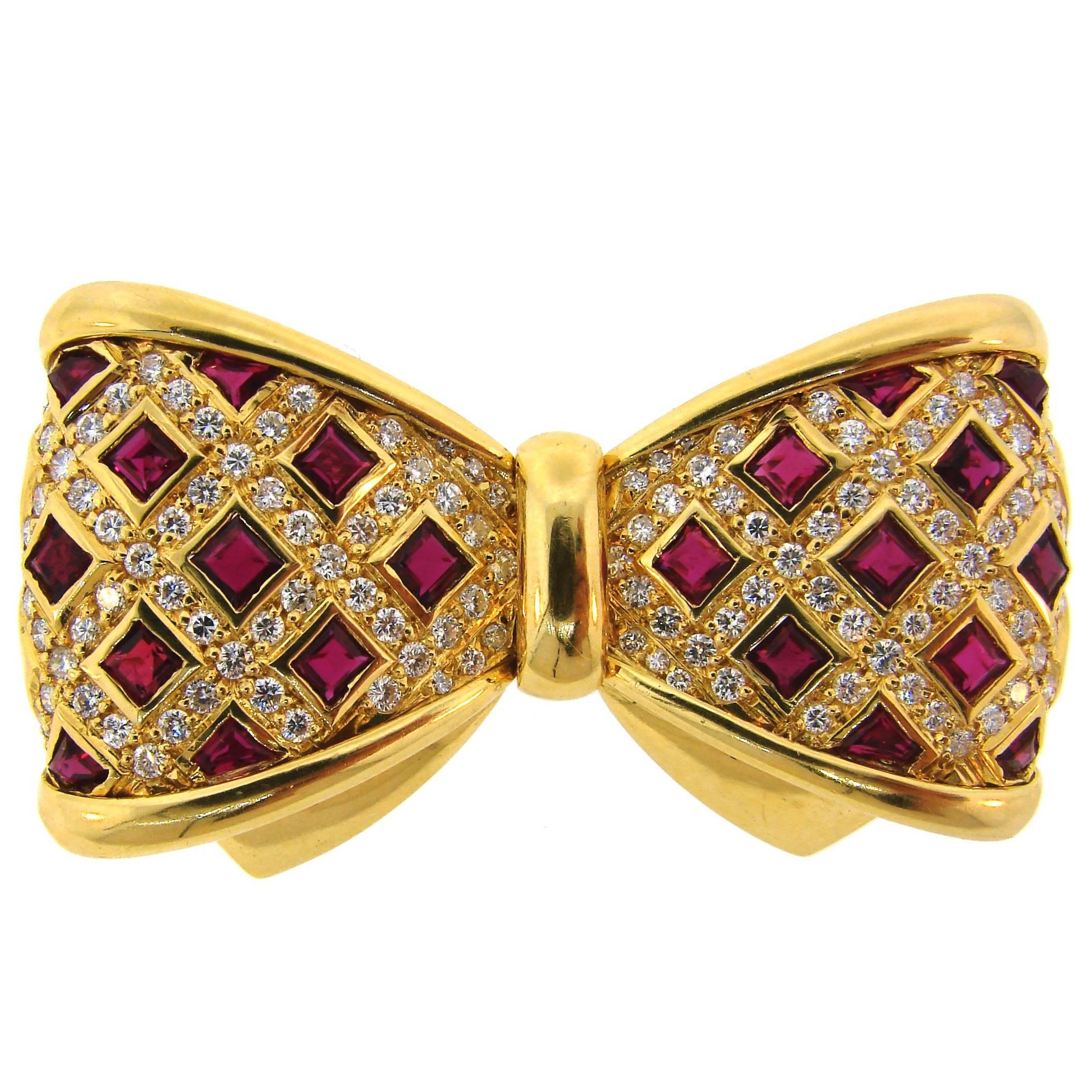 Van Cleef & Arpels Diamond Ruby Yellow Gold Bow Brooch Pin Clip
