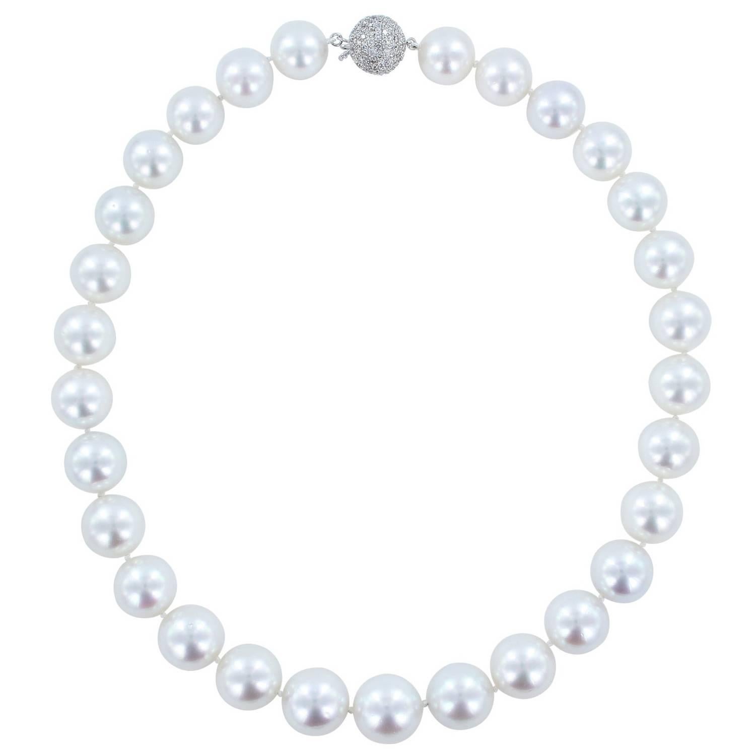 Graduated South Sea Pearl Necklace For Sale