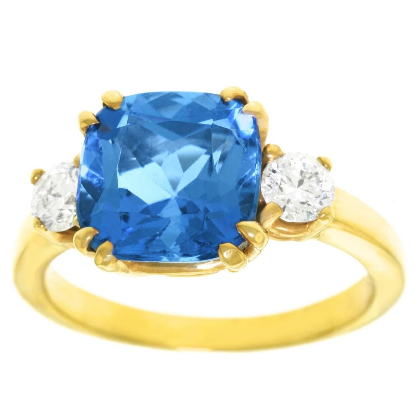 Spectacular Aquamarine Diamond Gold Ring
