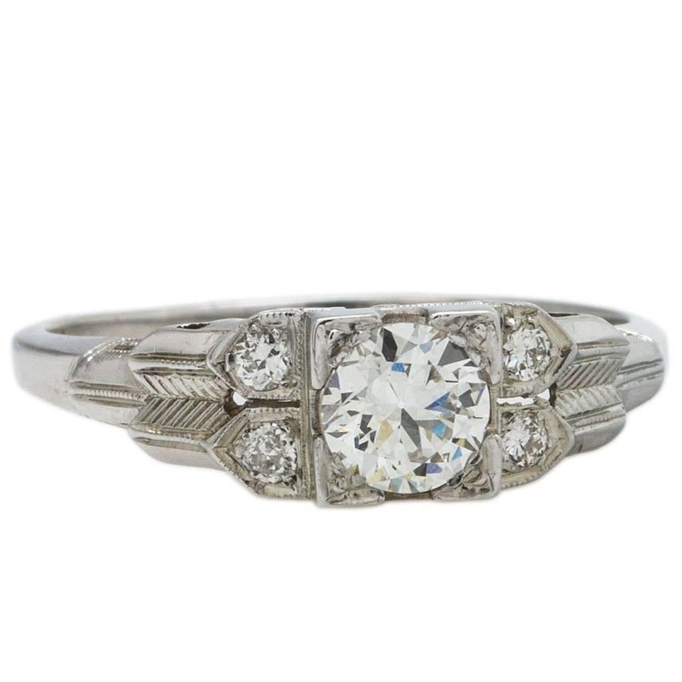 Vintage 18K White Gold Diamond Engagement Ring 0.40 Carat circa 1950s For Sale