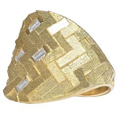 White Diamond Baguette Reflective Gold Curve Ring 11