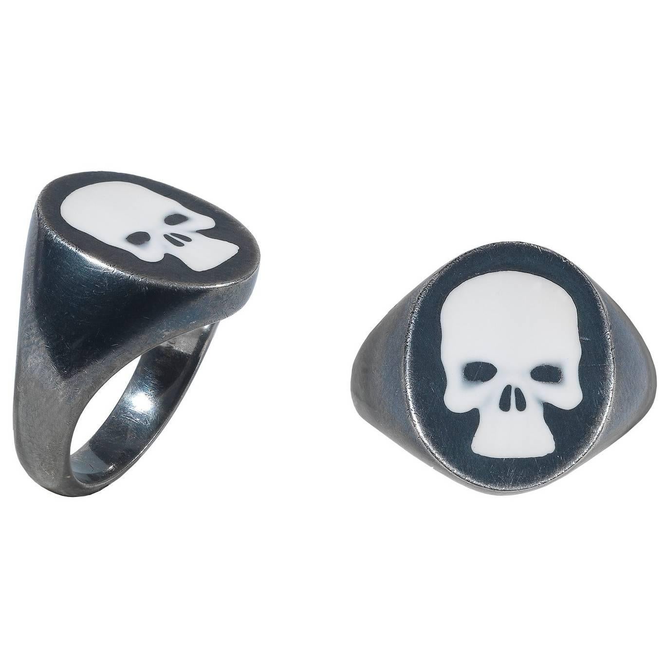 Deakin & Francis Blackened Silver Skull Signet Ring