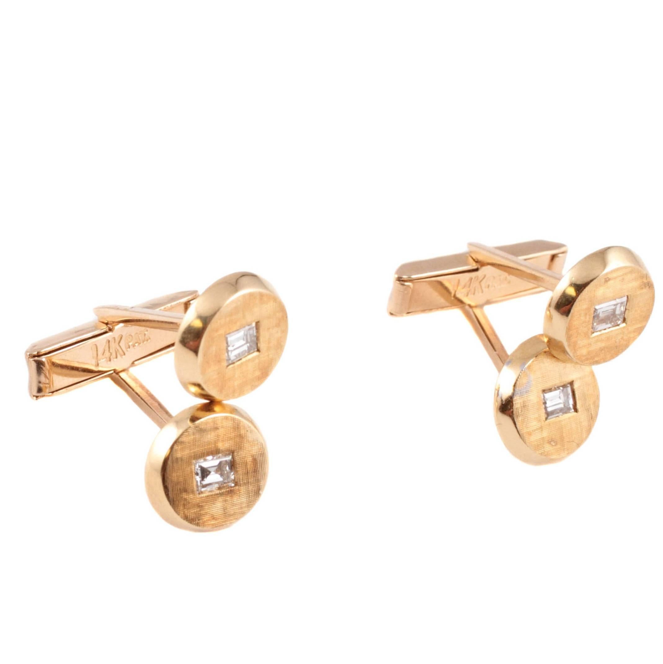 1.00 Carat Diamond Yellow Gold Cufflinks For Sale