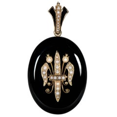 Exquisite Victorian Black Onyx Pearl Yellow Gold Locket Back Pendant