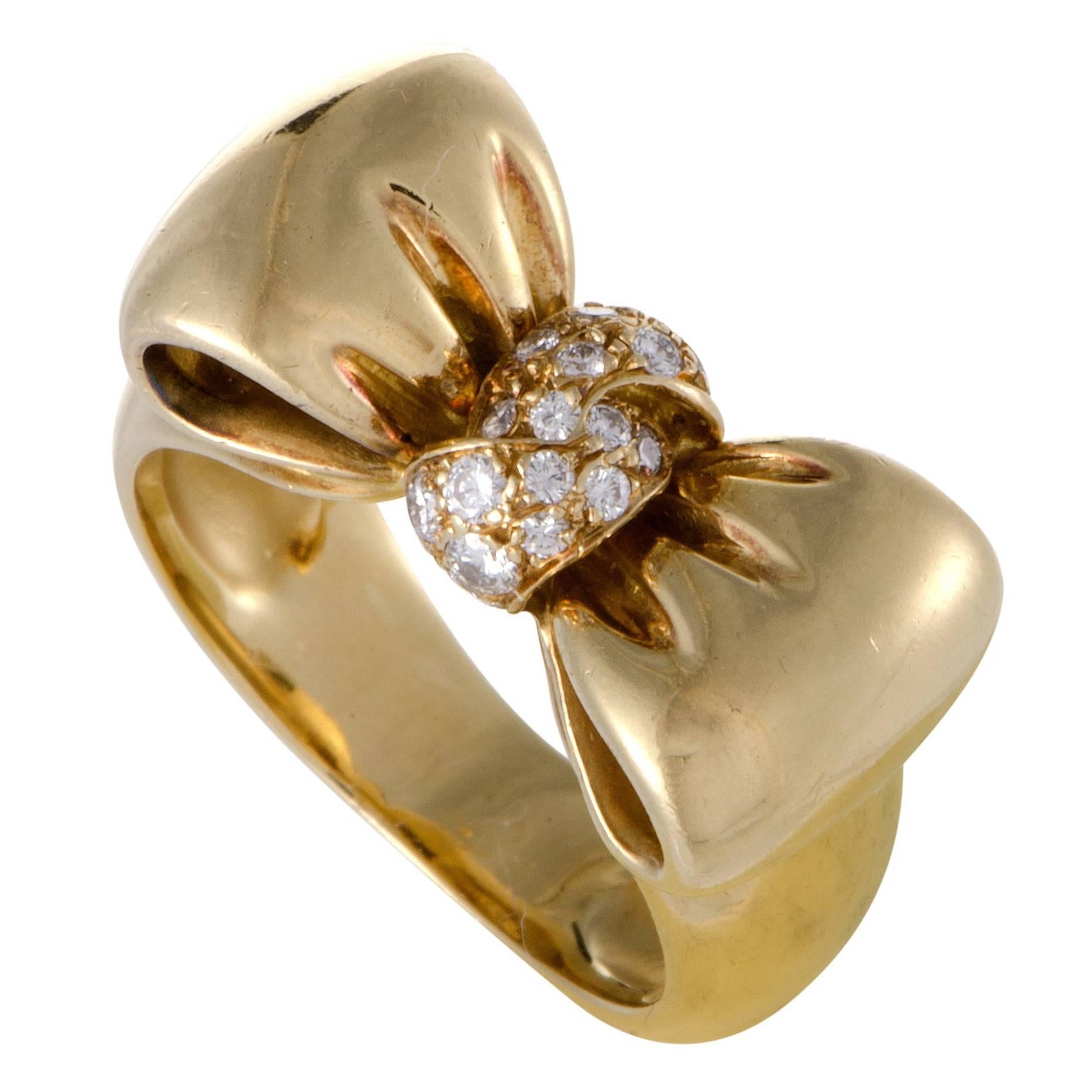 Van Cleef & Arpels Diamond Gold Bow Ring