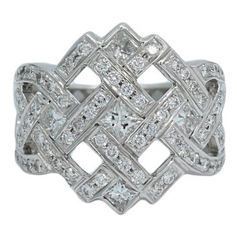 Round and Princess Cut Diamond White Gold Ring For Sale