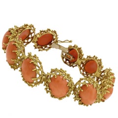 Vintage Oval Shape Orange Corals, 18K Yellow Gold Clamper Retrò Bracelet