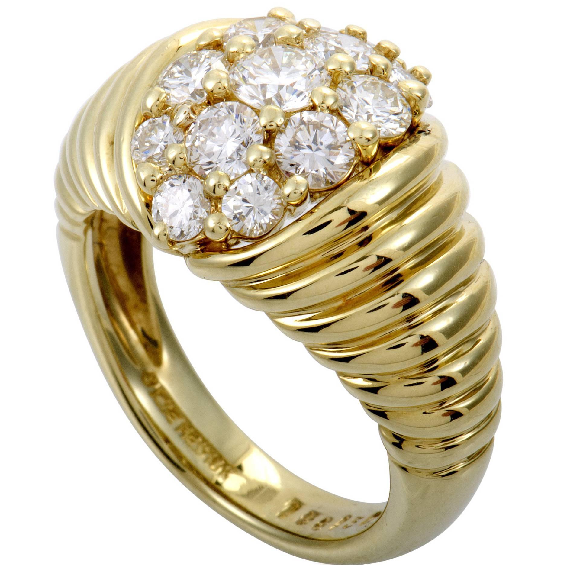 Jose Hess Diamond Pave Yellow Gold Ring