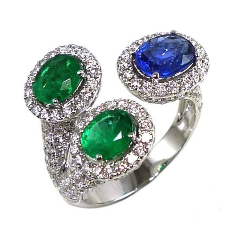 Blue Sapphire Emerald Diamond Ring For Sale