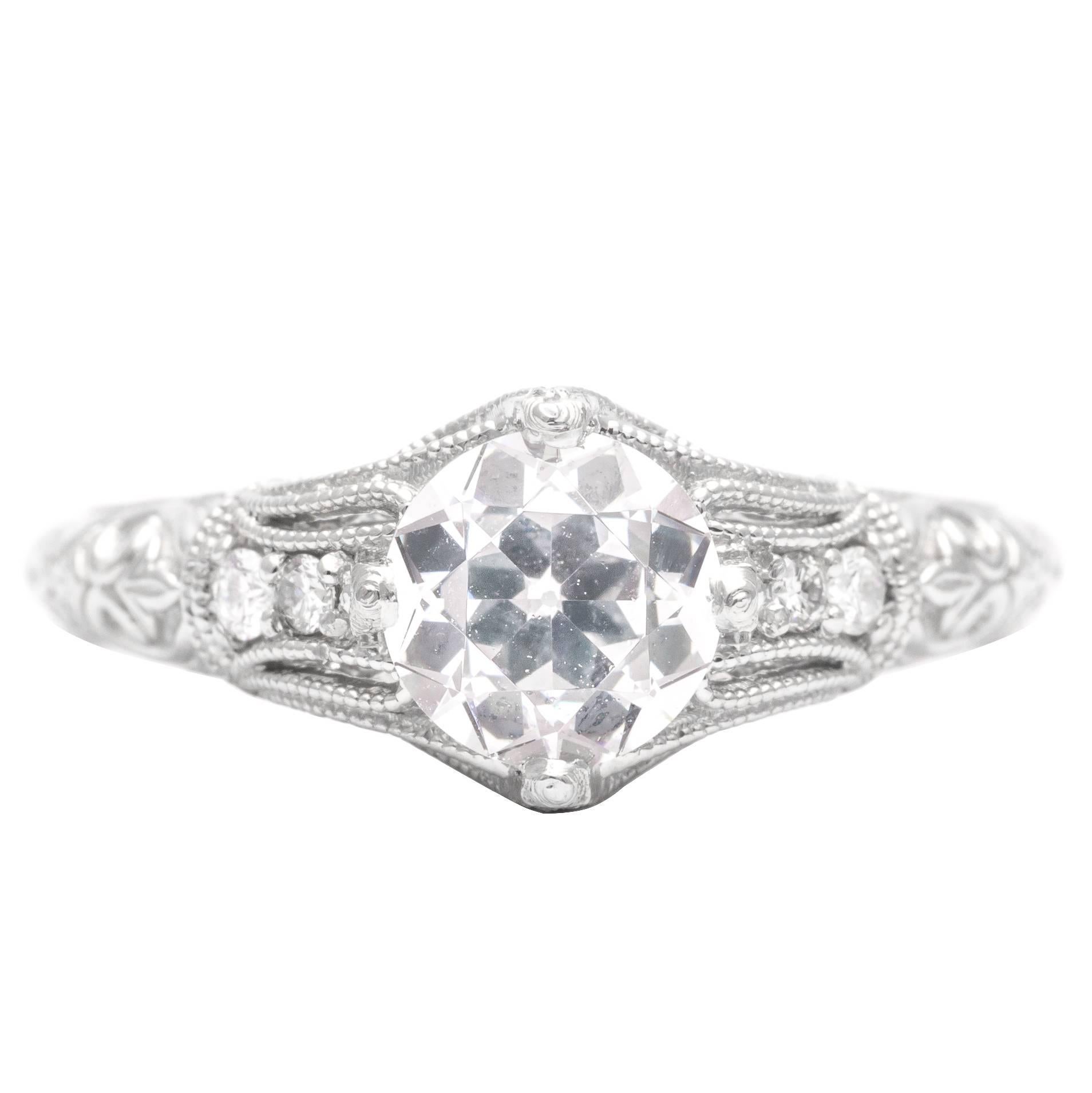 Hand Engraved 1.02 Carat Diamonds Platinum Engagement Ring For Sale