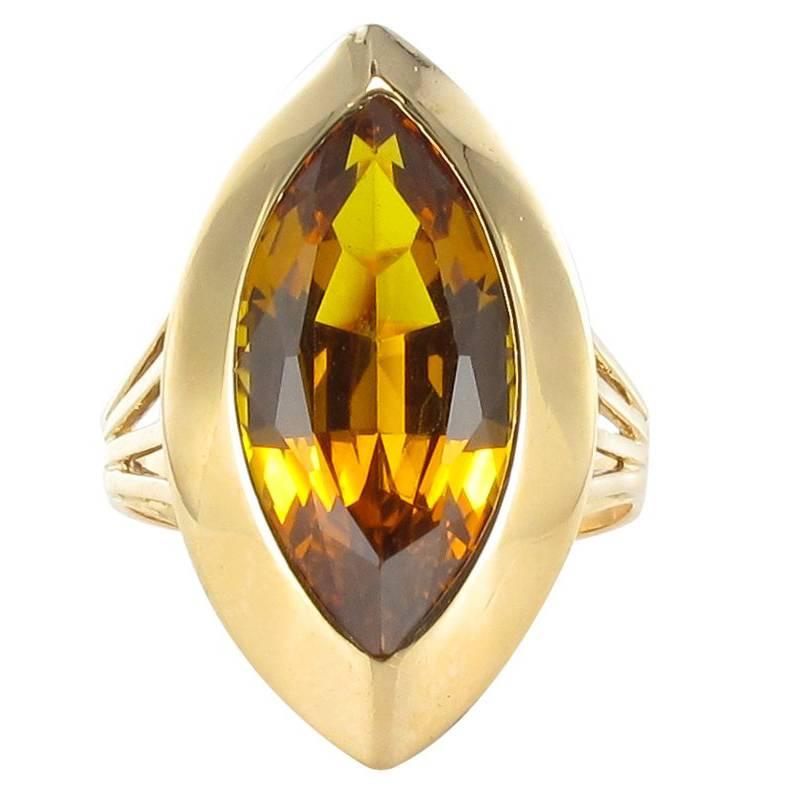 1970s French Citrine 18 Carat Yellow Gold Vintage Cocktail Ring