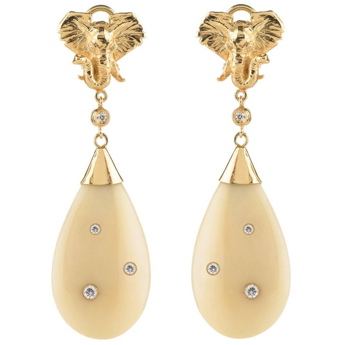 Couleurs de Geraldine Gold Diamond Elephant Earrings Nuvory Nut Ivory For Sale