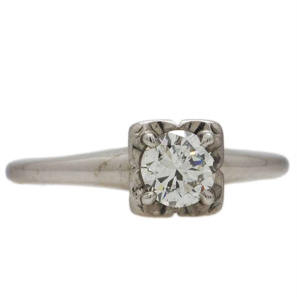 0.40 Carat Round Brilliant Diamond White Gold Engagement Ring, circa 1950s For Sale