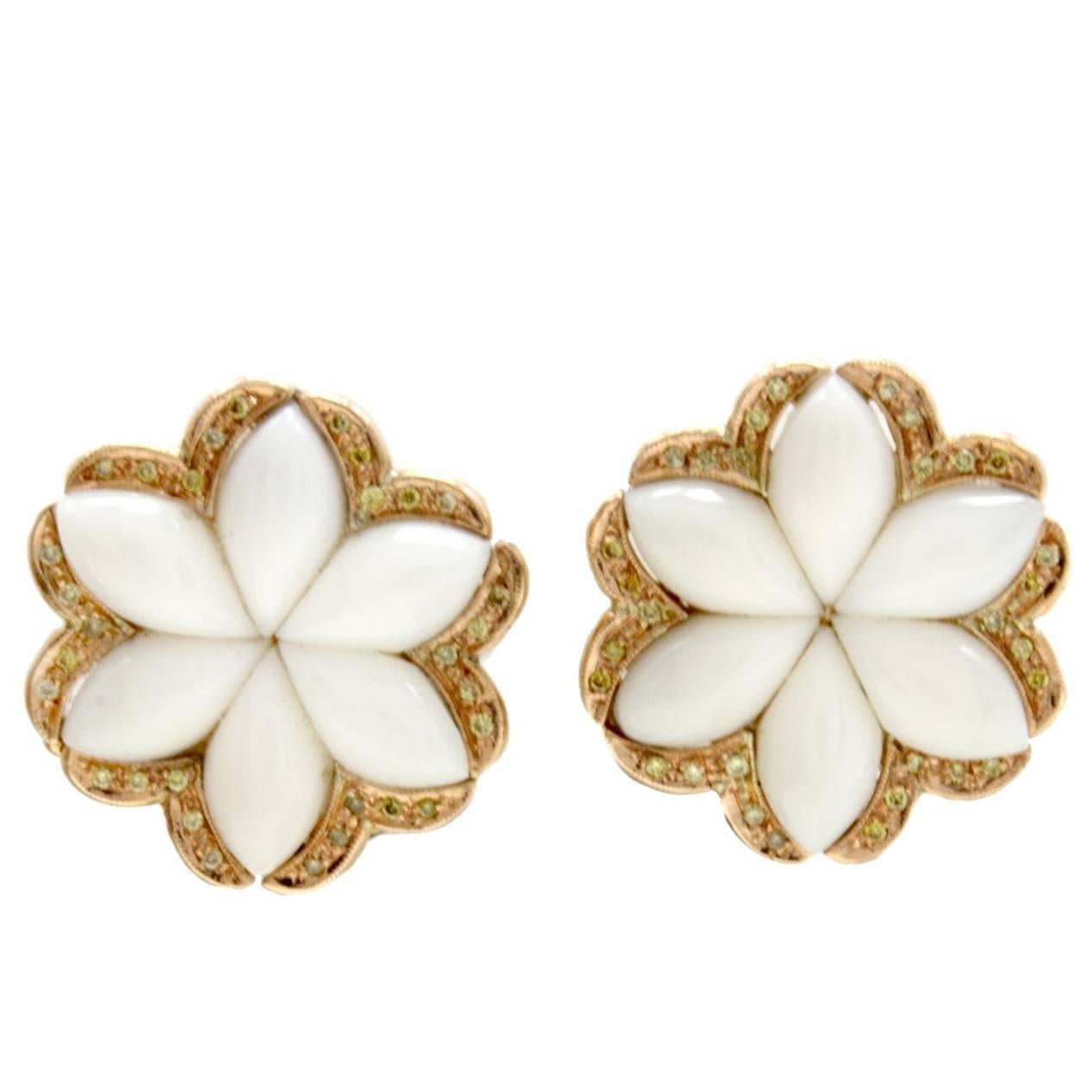 Green Fancy Diamonds, White Coral Petals, Rose Gold Clip-on Retrò Earring