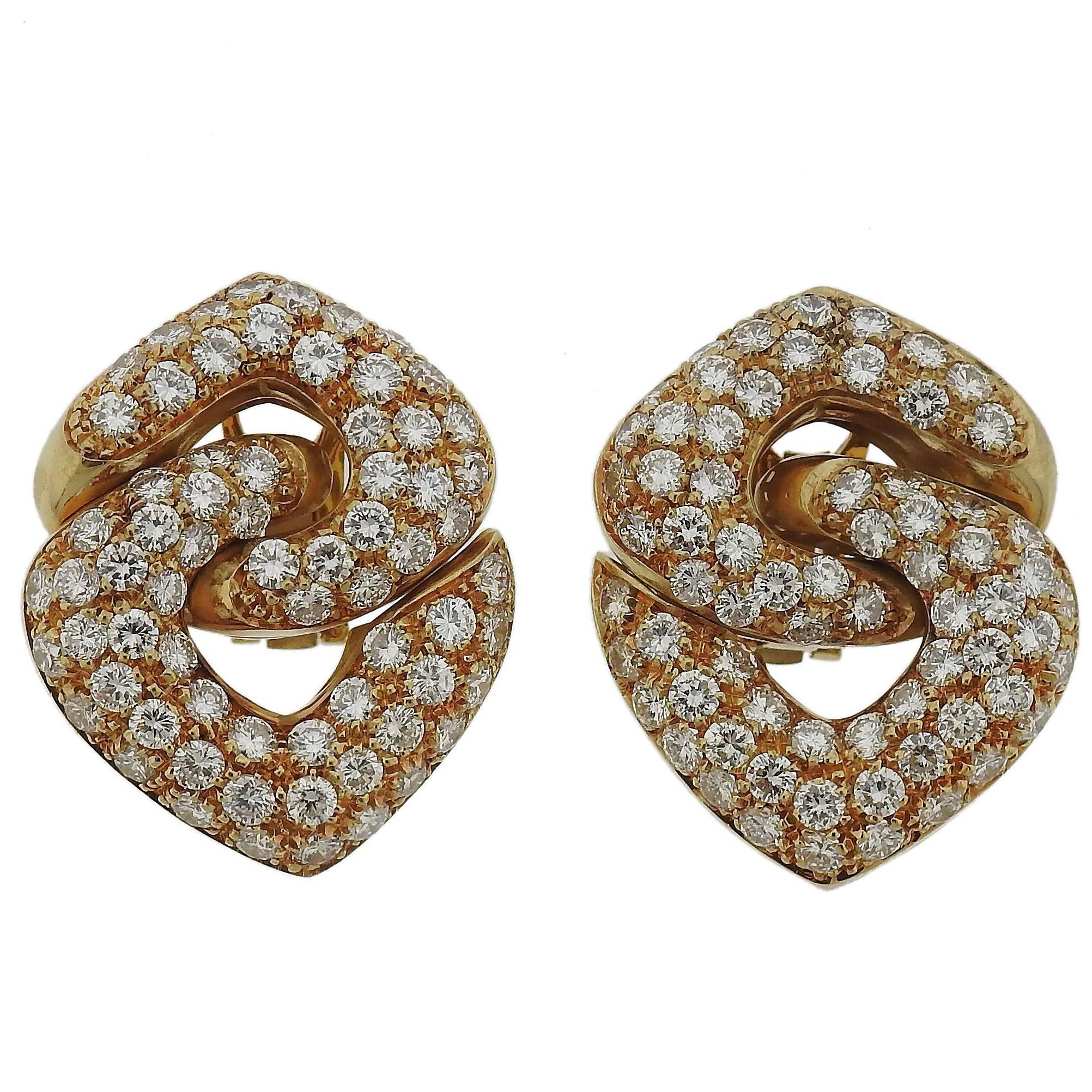 Impressive 6 Carats Diamonds Gold Earrings