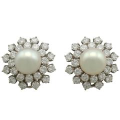 1970s Cultured Pearl and 1.82 Carat Diamond White Gold Clip-On Earring Vintage 1970s Cultured Pearl and 1.82 Carat Diamond White Gold Clip-On Earring
